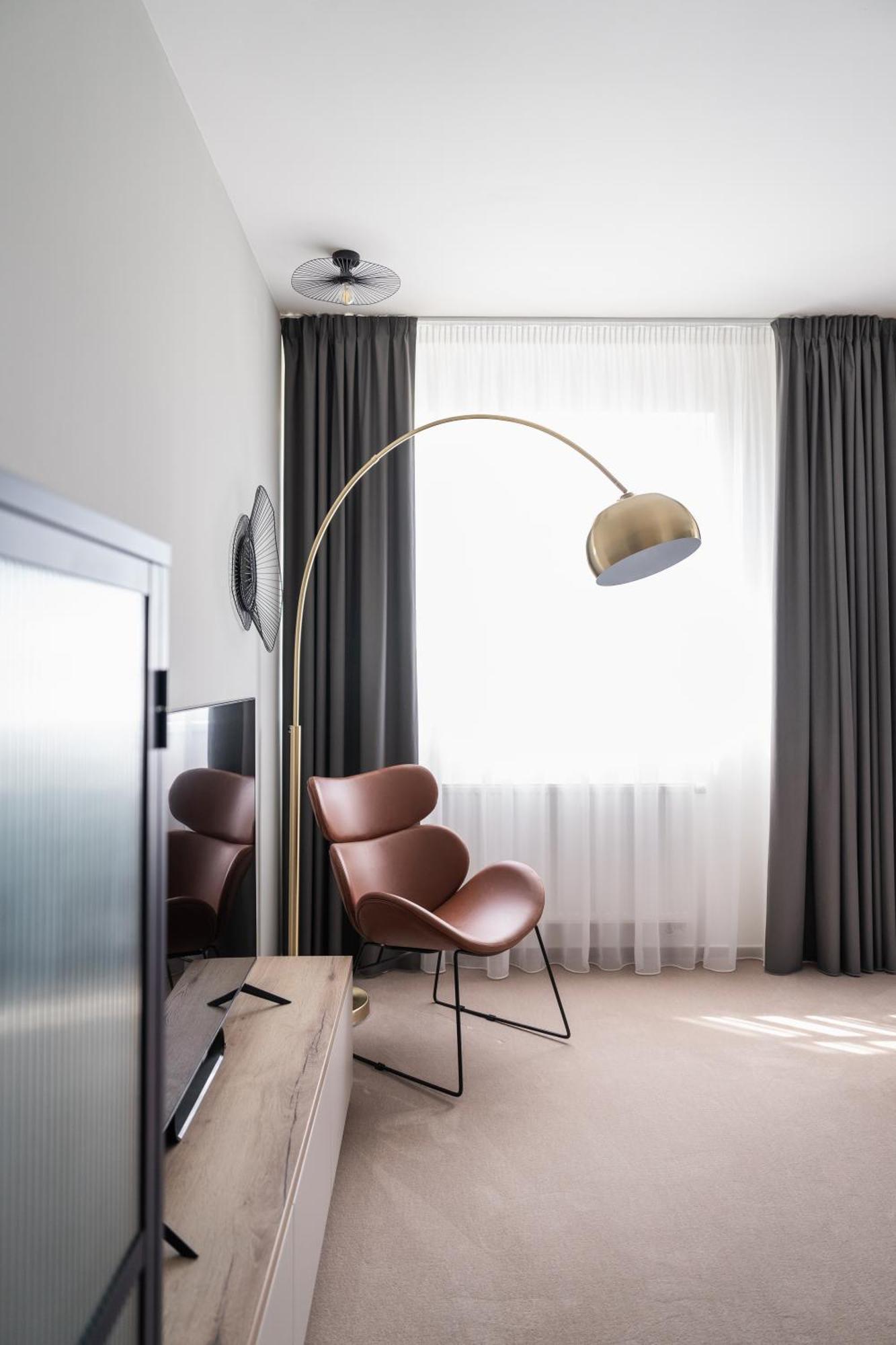 Apartments By Prague City Golf Екстериор снимка