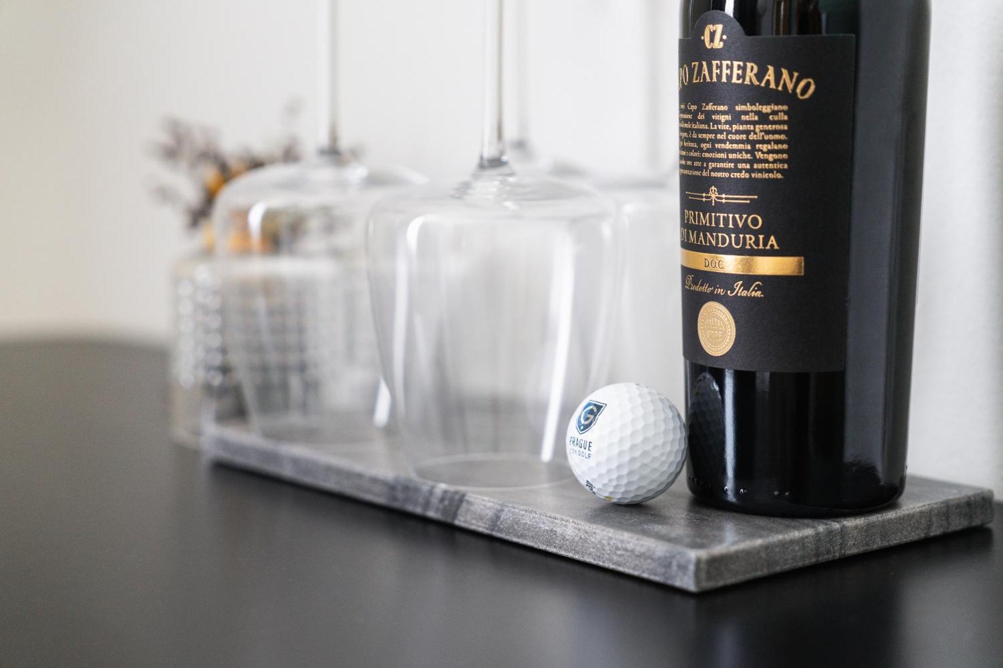 Apartments By Prague City Golf Екстериор снимка