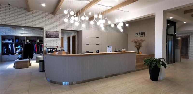 Apartments By Prague City Golf Екстериор снимка