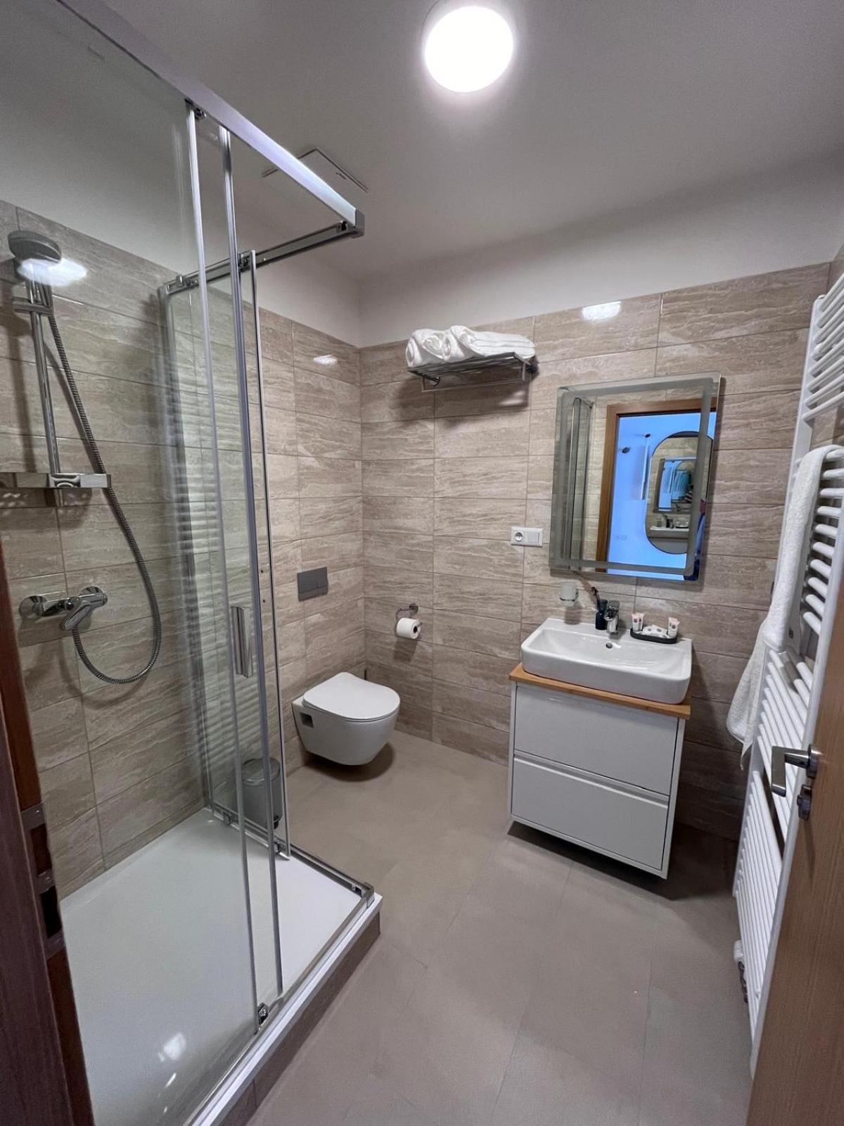 Apartments By Prague City Golf Екстериор снимка